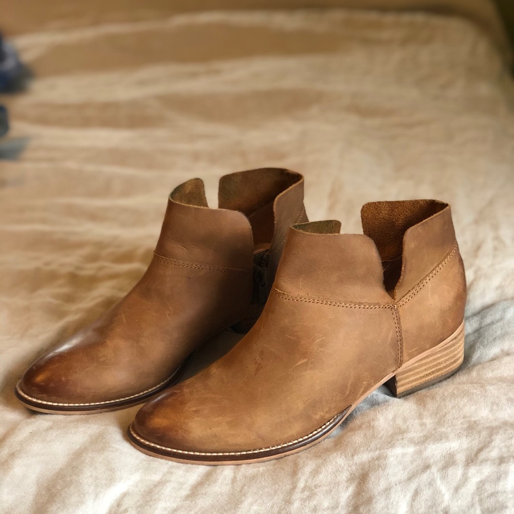 Seychelles Snare Ankle Boots